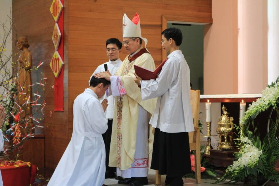 Deaconate Ordination for Four Vietnamese Jesuits in Saigon