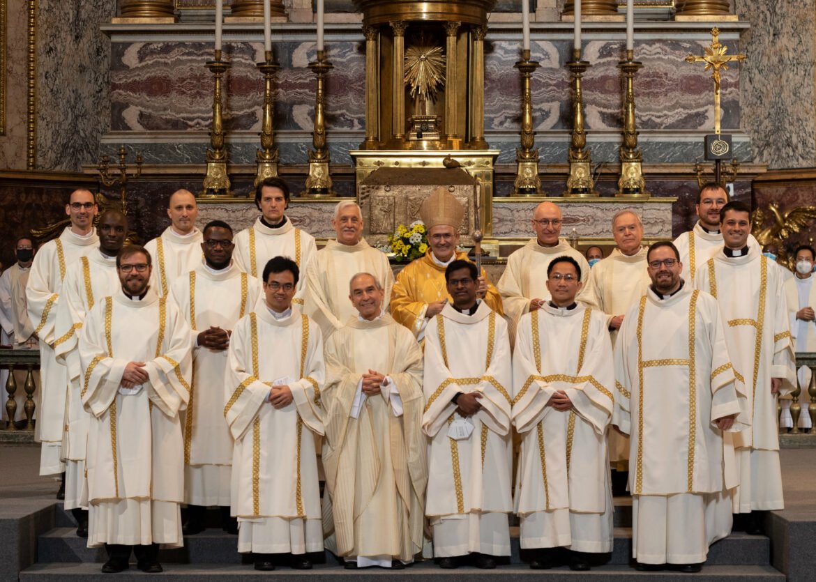 Thirteen Jesuits, two of them from Vietnam, ordained deacons in Rome