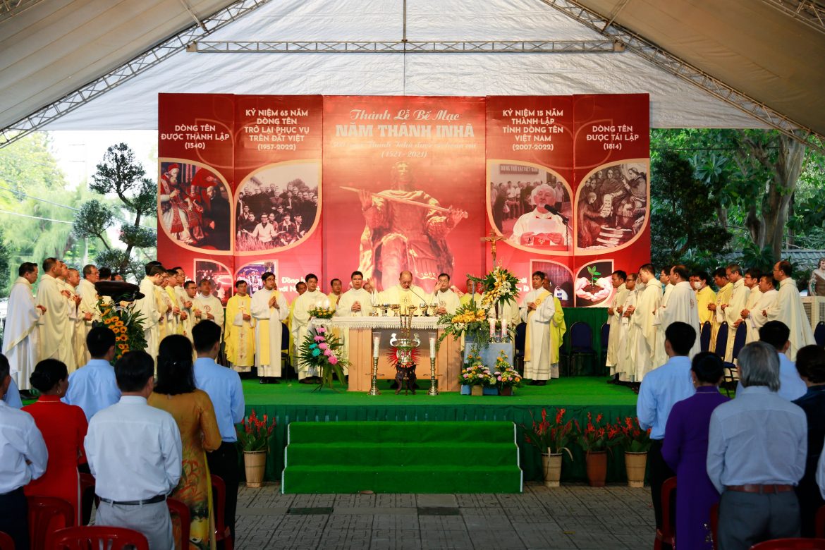 Highlights: Mass on the solemnity of St. Ignatius and the closing of the Ignatian Year