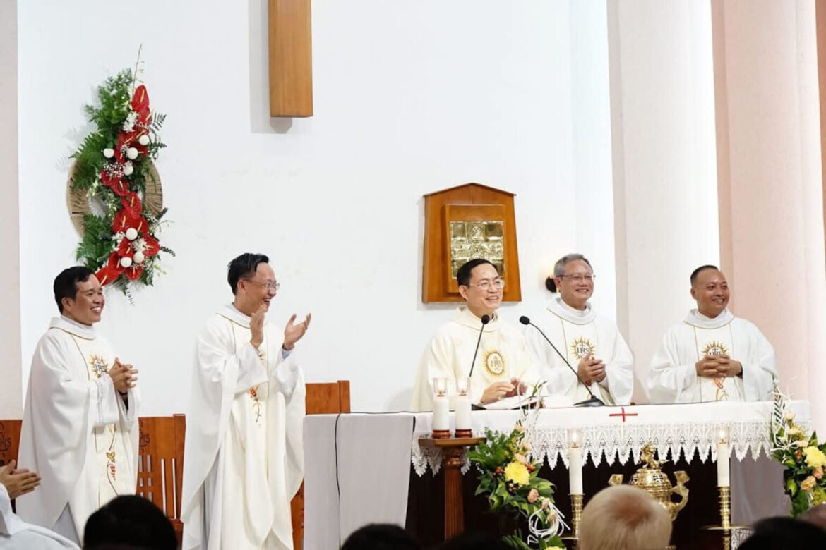 Vietnamese Jesuits pronounce Final Vows