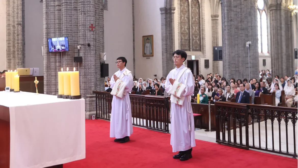 Two new priests ordained for the Jesuits in Korea